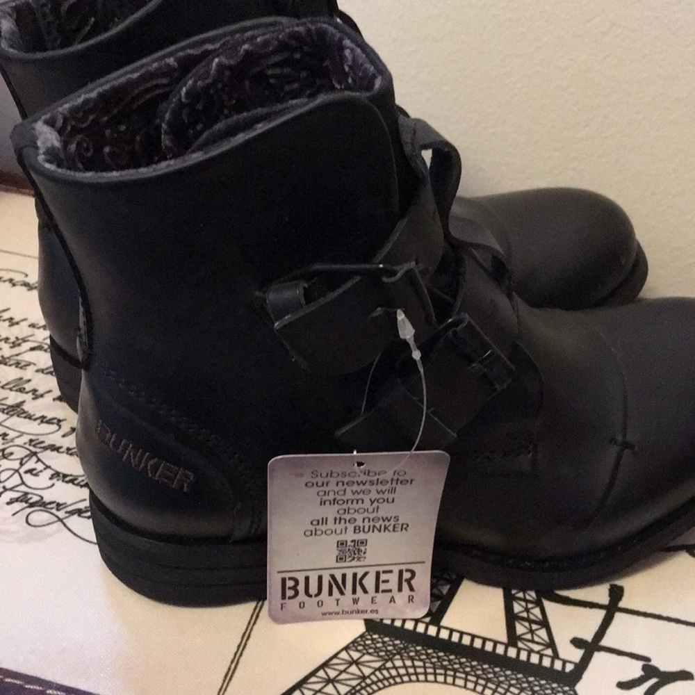 Bunker Black Ankle Bootie Size 5.5 NWT